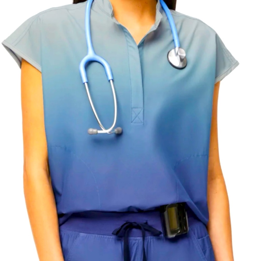 Figs Scrubs Set Ombré Ocean Mist: M / P FREEx Zamora Joggers &
Rafaela Top M